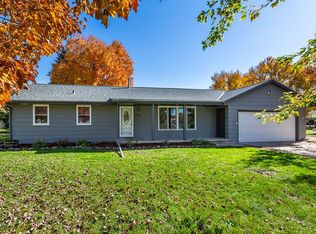 411 S 6th St, Le Sueur, MN 56058