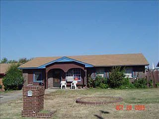 2nd image of 8409 NE 34th Pl