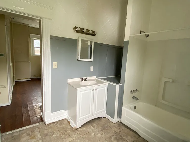 2427 Broadway #2R — Photo 10