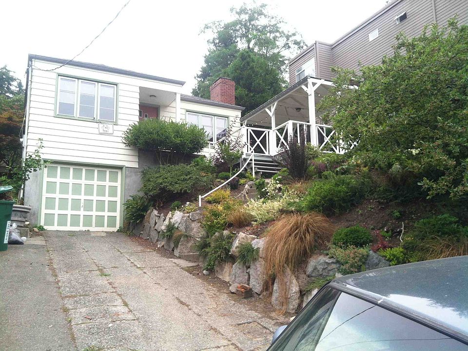 1st image of 11925 Lakeside Pl NE