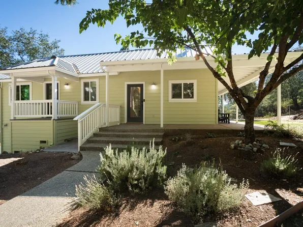 15064 Manzanita Diggins Dr, Nevada City, CA 95959