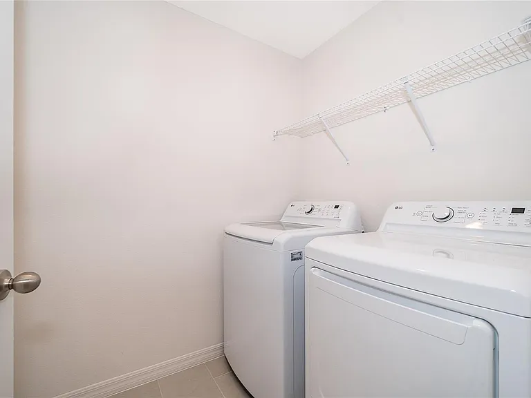 5261 Luisa Ct — Photo 21