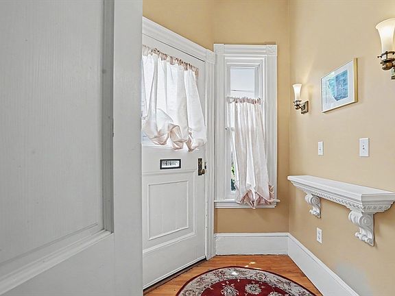2nd image of 83 Beacon St
