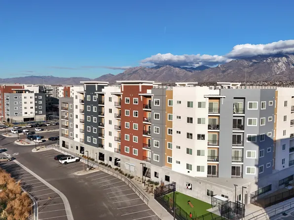 Skyline Peaks Apartments, 12358 S Pony Express Rd #B114, Draper, UT 84020