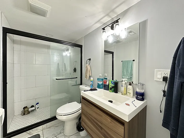 1721 N Mozart St #G — Photo 17