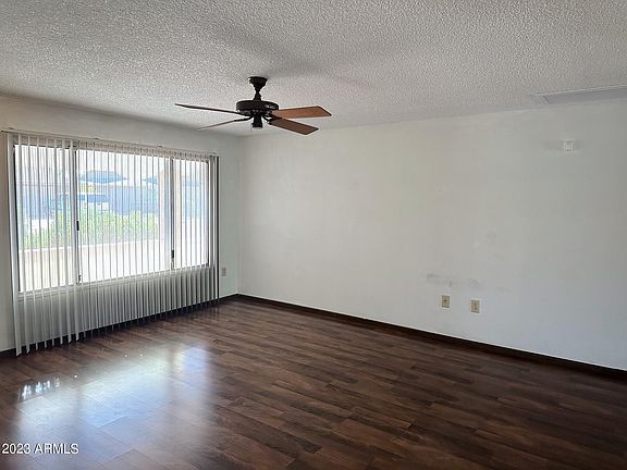 5th image of 9410 W WILLOWBROOK Drive