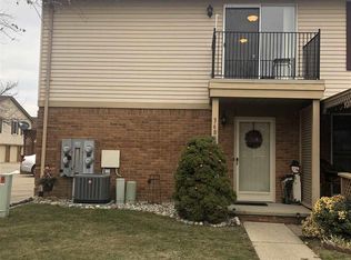 36837 Lakeview Ln, Richmond, MI