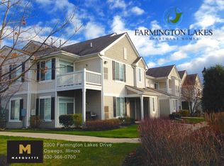 2015 Farmington Lakes Dr APT 15, Oswego, IL 60543