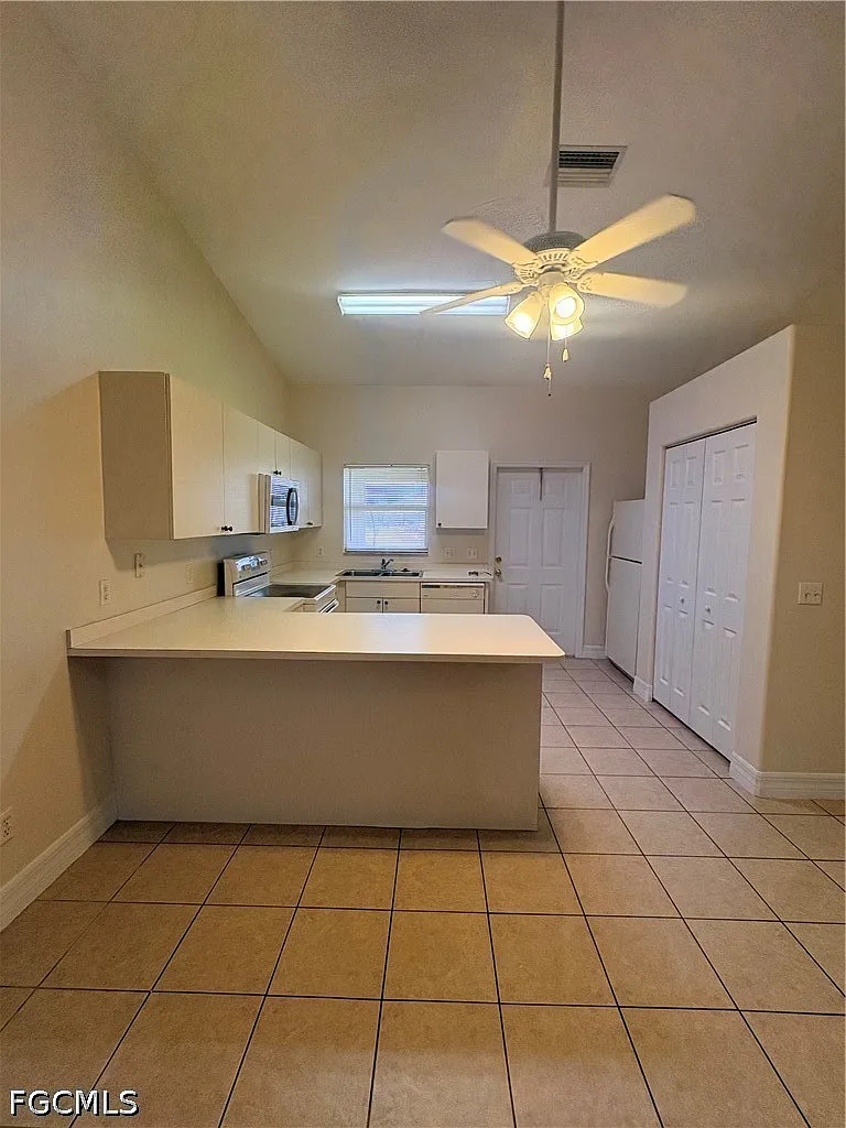 2 bed, 2.0 bath, 1189 sqft, $1,390 — Photo 3