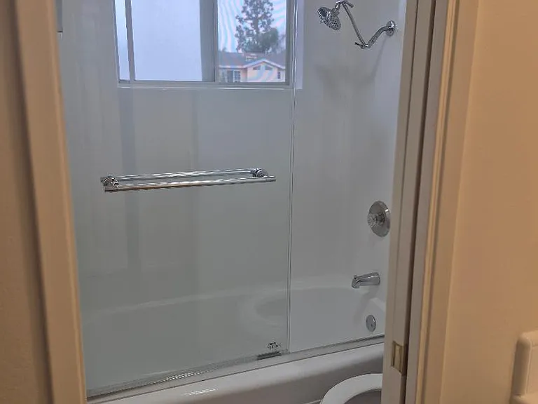 1921 Maple Ave #10 — Photo 4