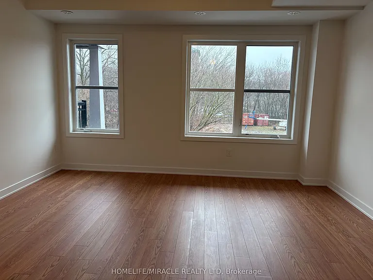 15100 Yonge St #211 — Photo 21