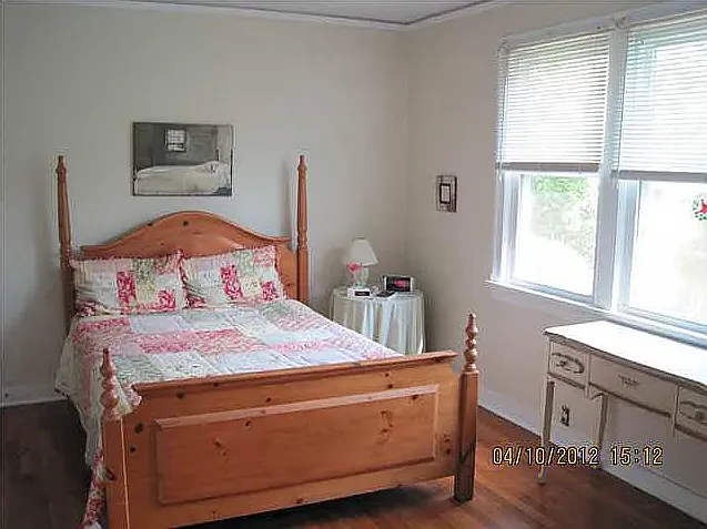 3 bed, 1724 sqft, $900 — Photo 2