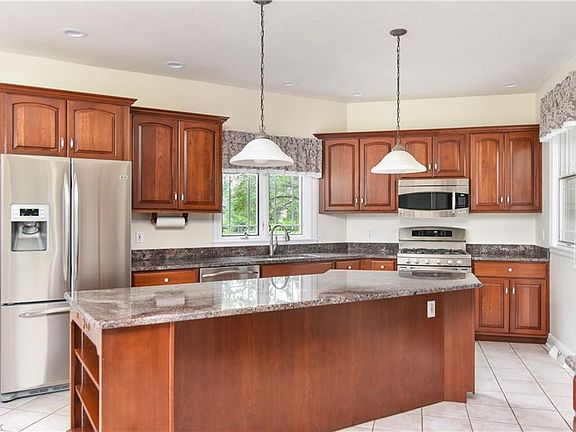 3rd image of 7889 Tuscany Dr