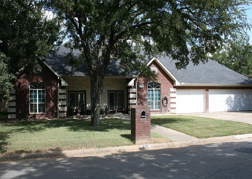 1st image of 705 E Murco Dr
