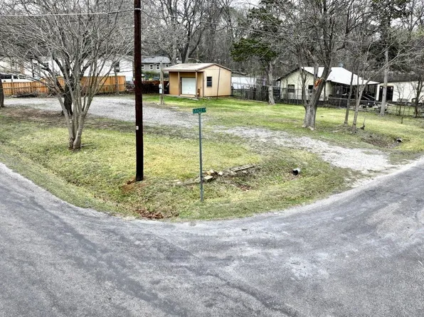 203 Preston Shores Dr, Pottsboro, TX 75076