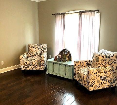5th image of 151 Creekwood Cir