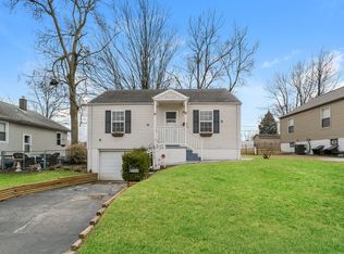 9432 Flora Ave, Saint Louis, MO 63114
