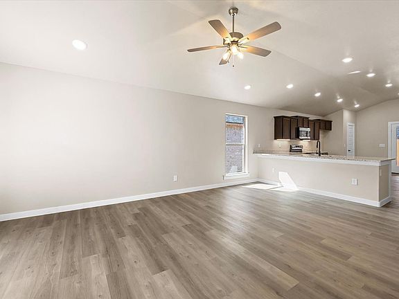 3rd image of 2718 Turner Ave