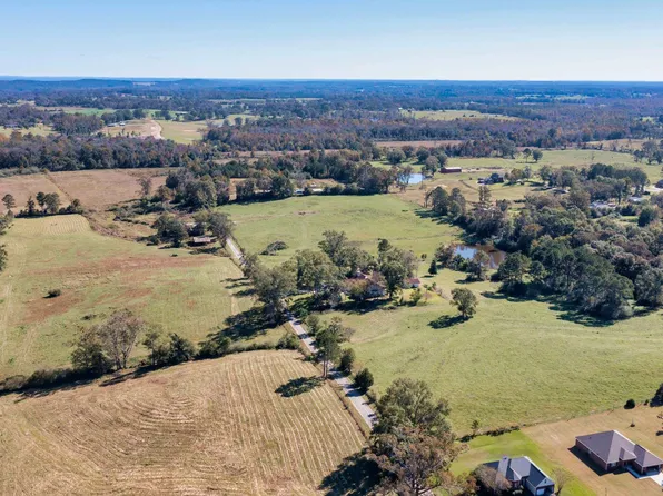 9800 Franklin St #35171, Thorsby, AL 35171