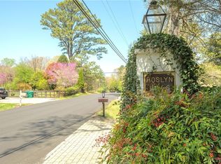 8 Roslyn Hills Dr, Henrico, VA 23229