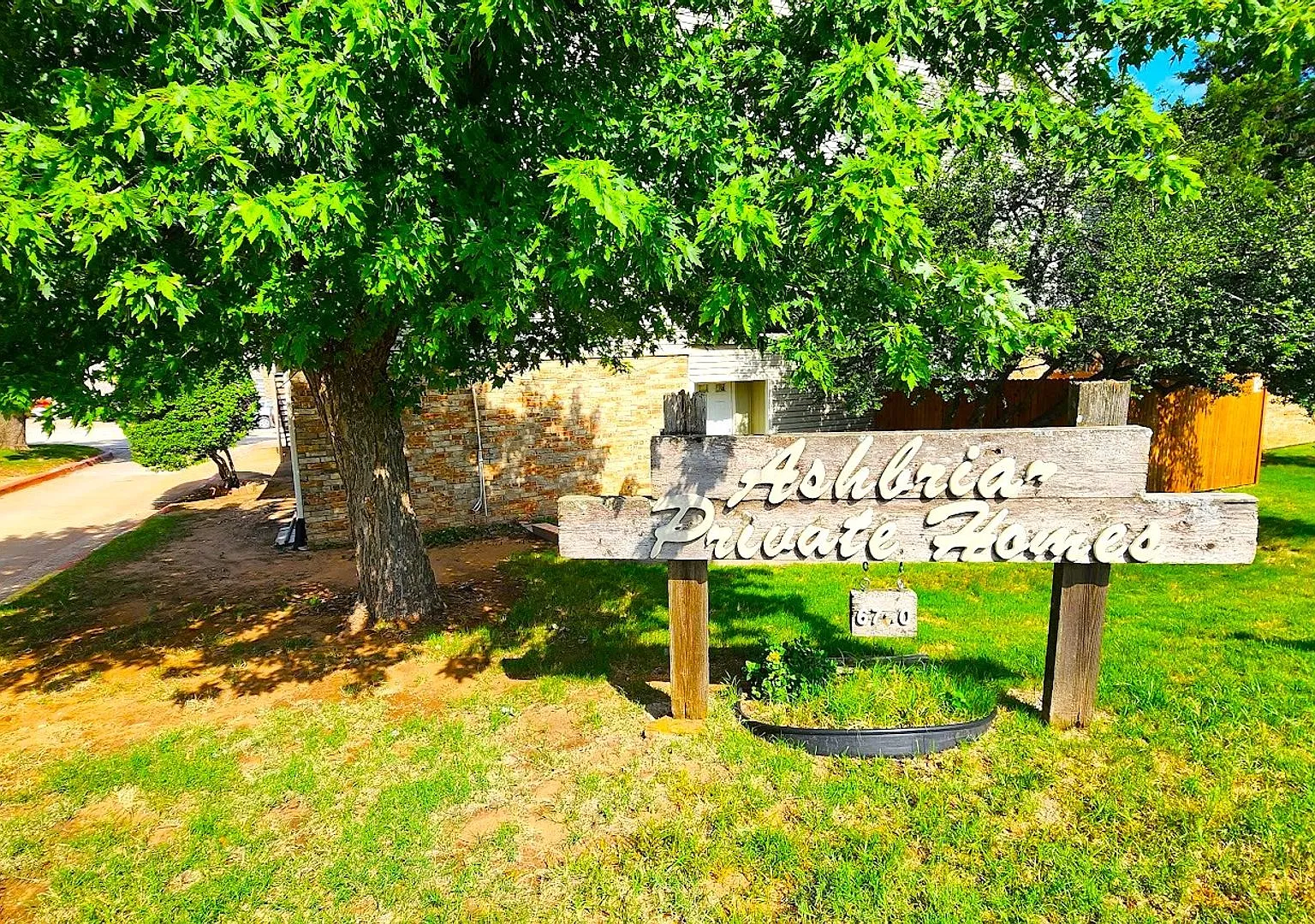 Super Cute Condo in the Ashbriar Village Condo close to Lake Hefner — Photo 2