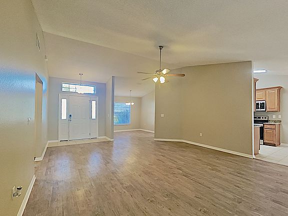 4th image of 8141 Westmont Ave