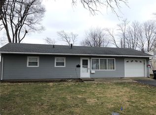 801 E Glenview Dr, Tuscola, IL 61953