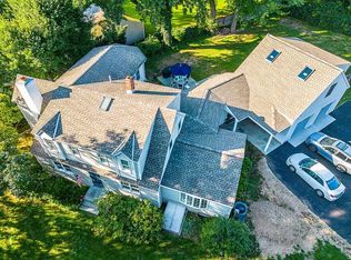 320 Farist Rd, Fairfield, CT 06825