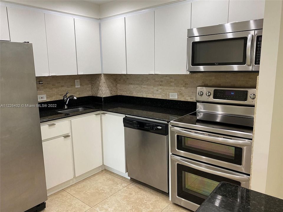 1st image of 1625 SE 10th Ave APT 206