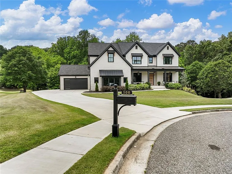 566 Versailles Dr — Photo 69