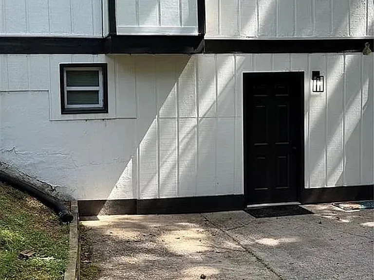 721 Wedgewood Dr #B — Photo 6