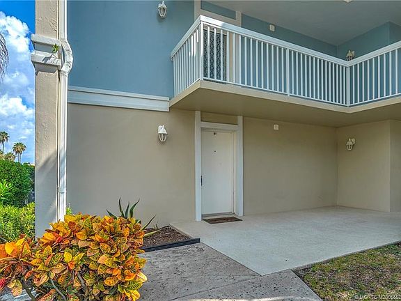 3rd image of 40 NE Plantation Rd APT 110