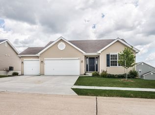 252 Sonnet Cir, Wentzville, MO 63385