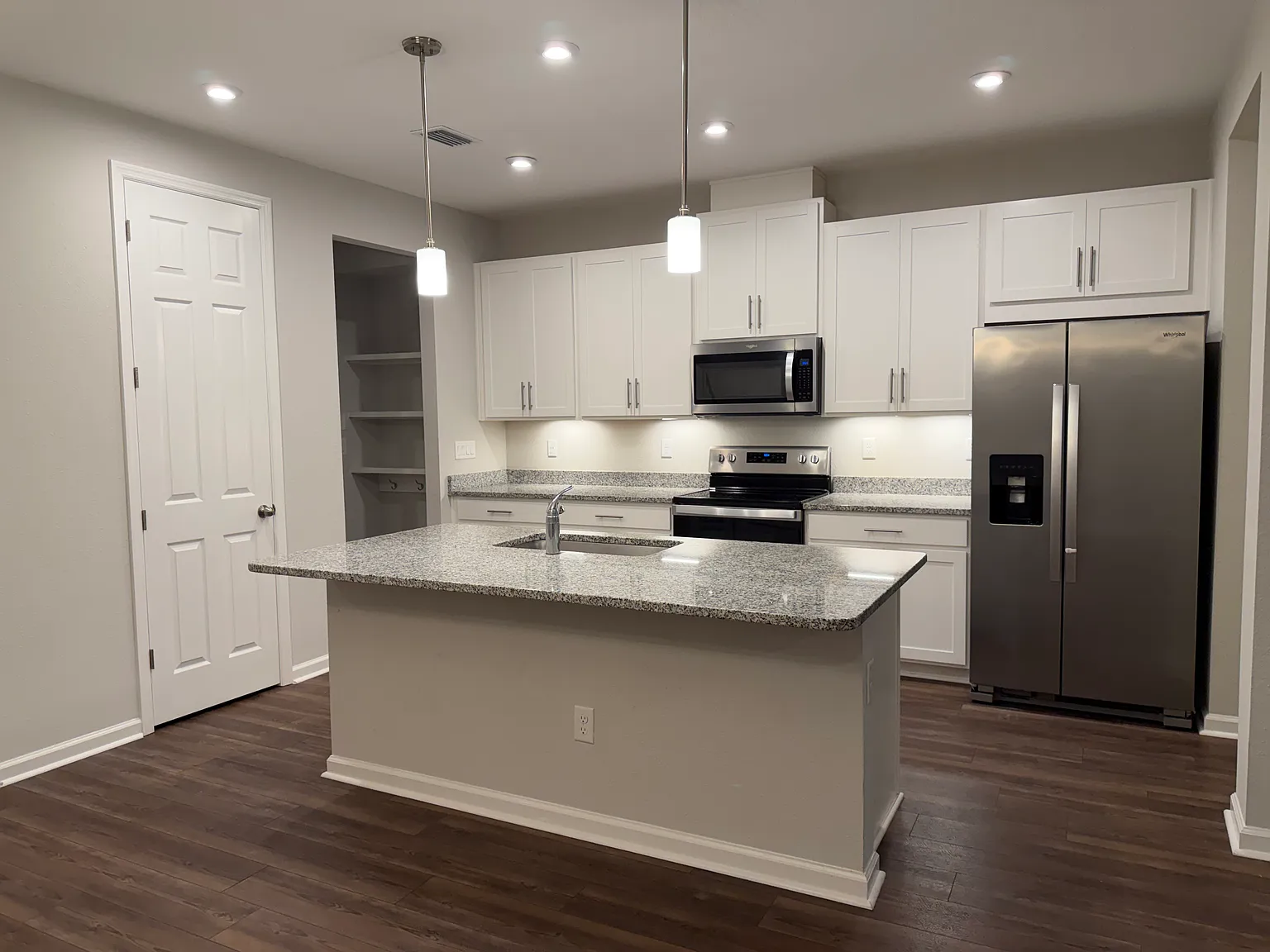 3 bed, 2.5 bath, 1794 sqft, $2,995 — Photo 4