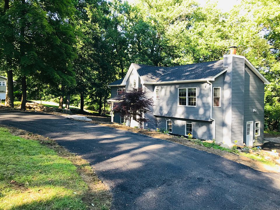 1st image of 2 Woodland Dr