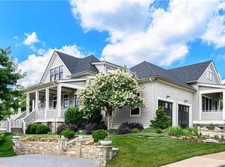 2 Kiftsgate Ct, Asheville, NC 28804