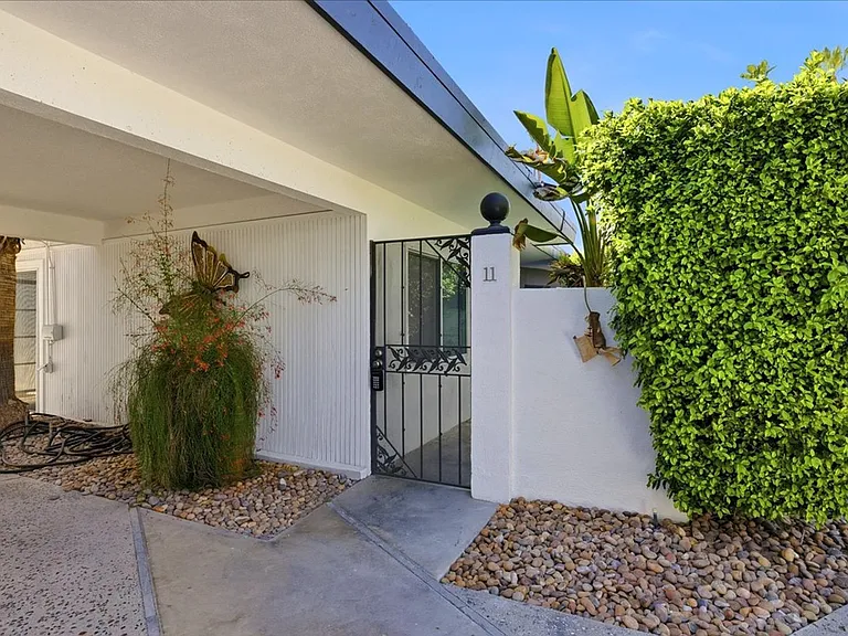 2080 S. Camino Real — Photo 21