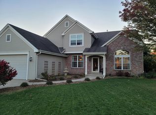 3622 Applewood Dr, Waukesha, WI 53189