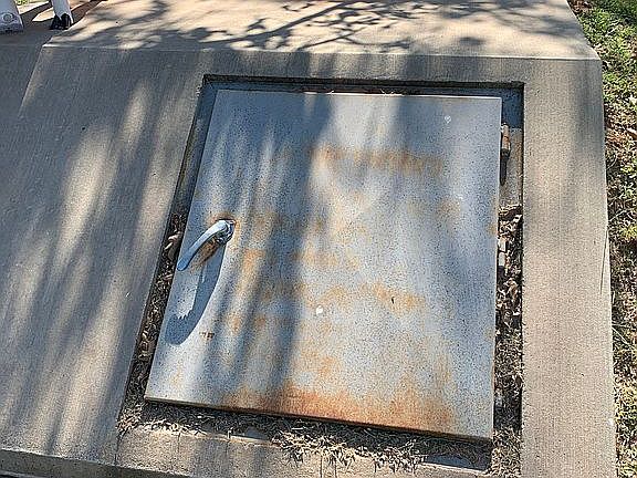 Storm shelter 