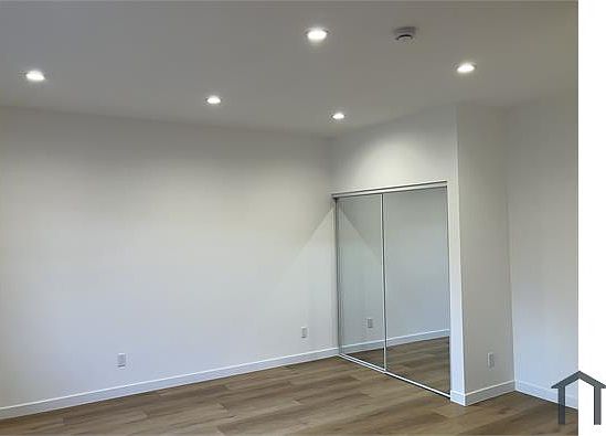 3rd image of 5997 Lime Ave #630-A