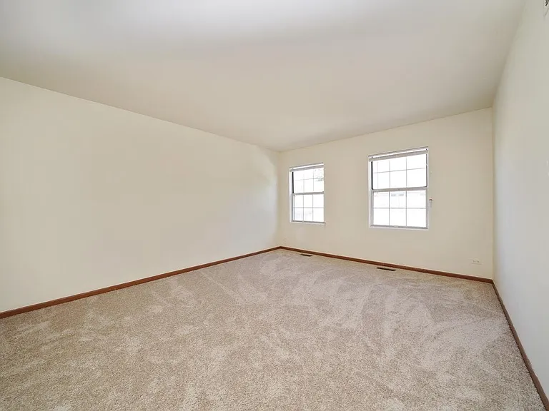 513 East Ave — Photo 8