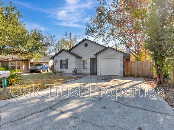 2nd image of 8335 Weyhill Ct