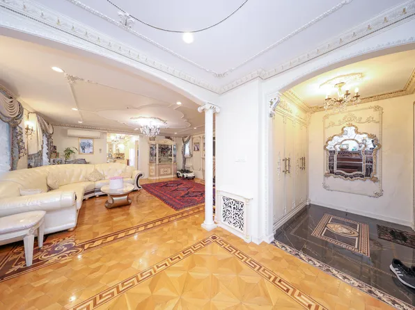 2568 East 2nd Street image 16 of 41