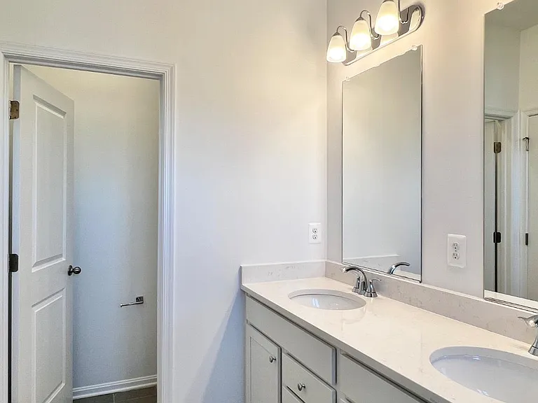 357 Andrew Ct — Photo 31