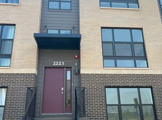 2223 Parkside Dr, Schaumburg, IL 60173