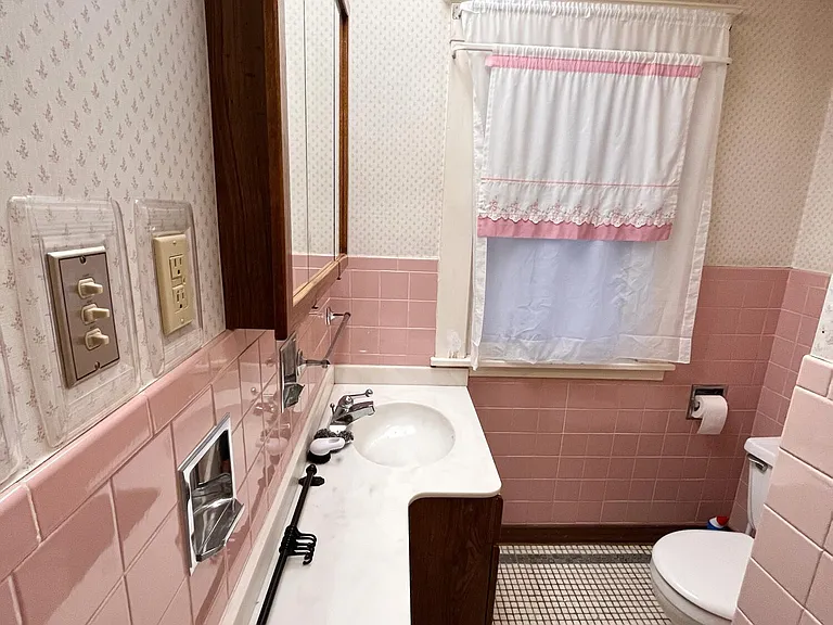 1707 Monroe Ave — Photo 9
