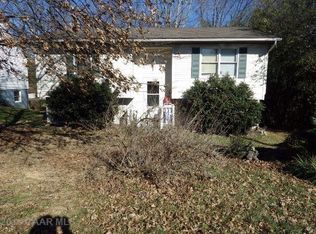 1613 Stuart St, Waynesboro, VA 22980