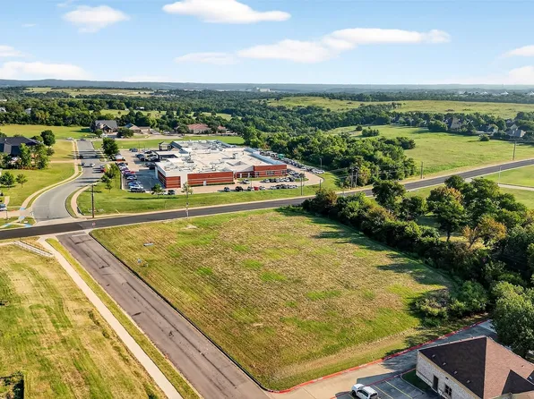 N Calais St, Sherman, TX 75090