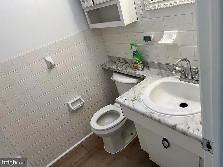 205 E Erica Pl — Photo 5