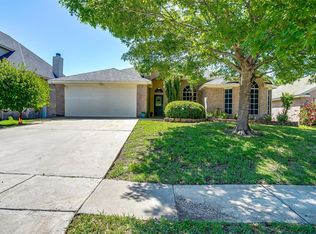 931 Joshua Dr, Burleson, TX 76028